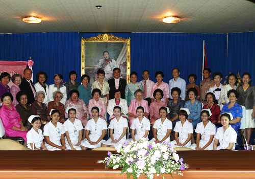Faculty of Nursing and Mahidol Nursing Faculty Foundation received the donate money from faith person.